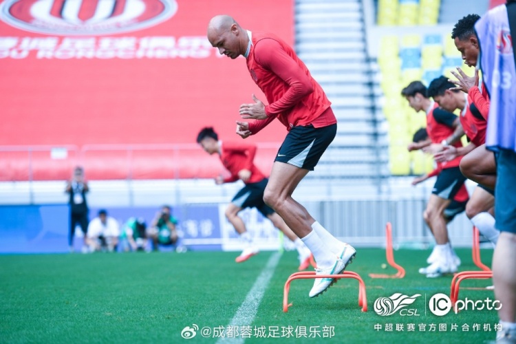 阿洛伊西:西班牙有球无球转换是学习模板 蓉城明日力争止颓 阿洛伊西:西班牙有球无球转换是学习模板 蓉城明日力争止颓