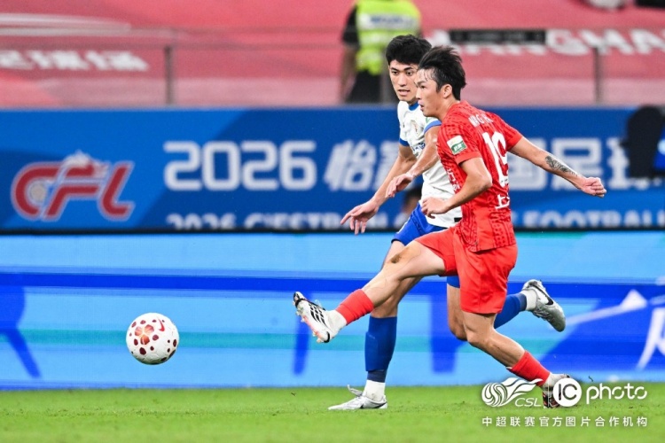 海港三球被吹 主场0-1不敌山东泰山 海港三球被吹 主场0-1不敌山东泰山