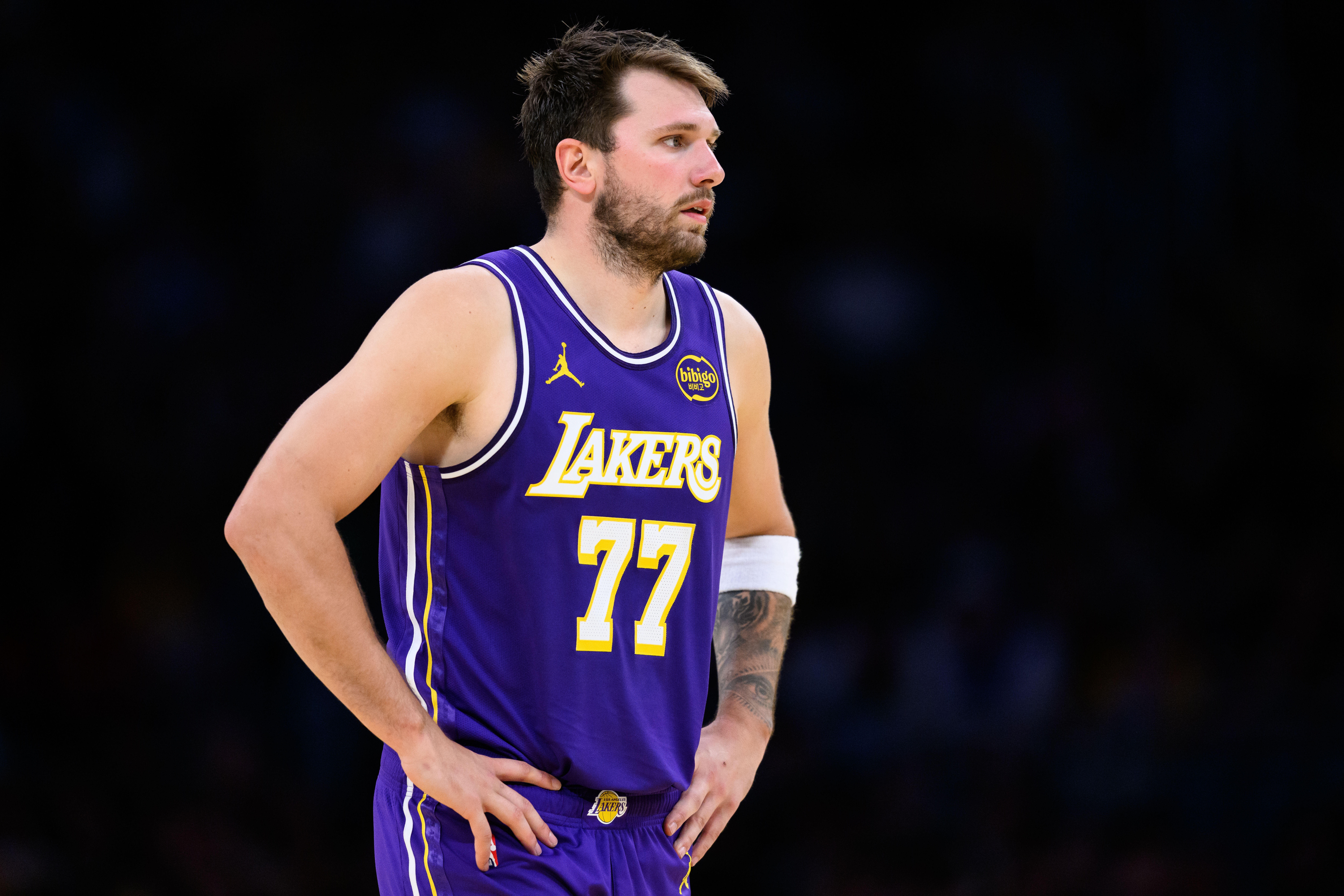 东契奇NBA生涯第三次遭遇球队老板更换，湖人100亿美元估值易主