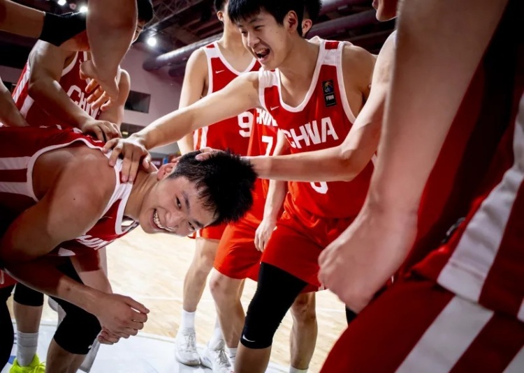 媒体人:事实证明我们的男子篮球的苗子在亚洲地区是断崖式领先的 媒体人:事实证明我们的男子篮球的苗子在亚洲地区是断崖式领先的