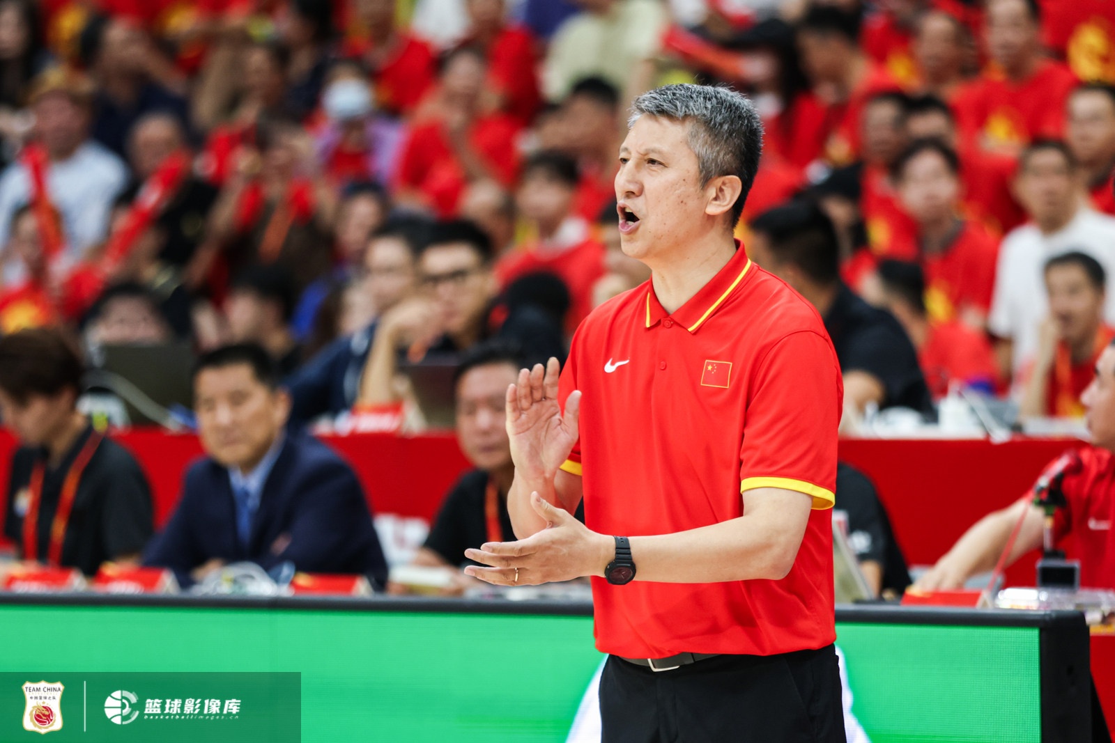 解说：中国男篮要的不只是简单的赢球 更需要打出有说服力的比赛