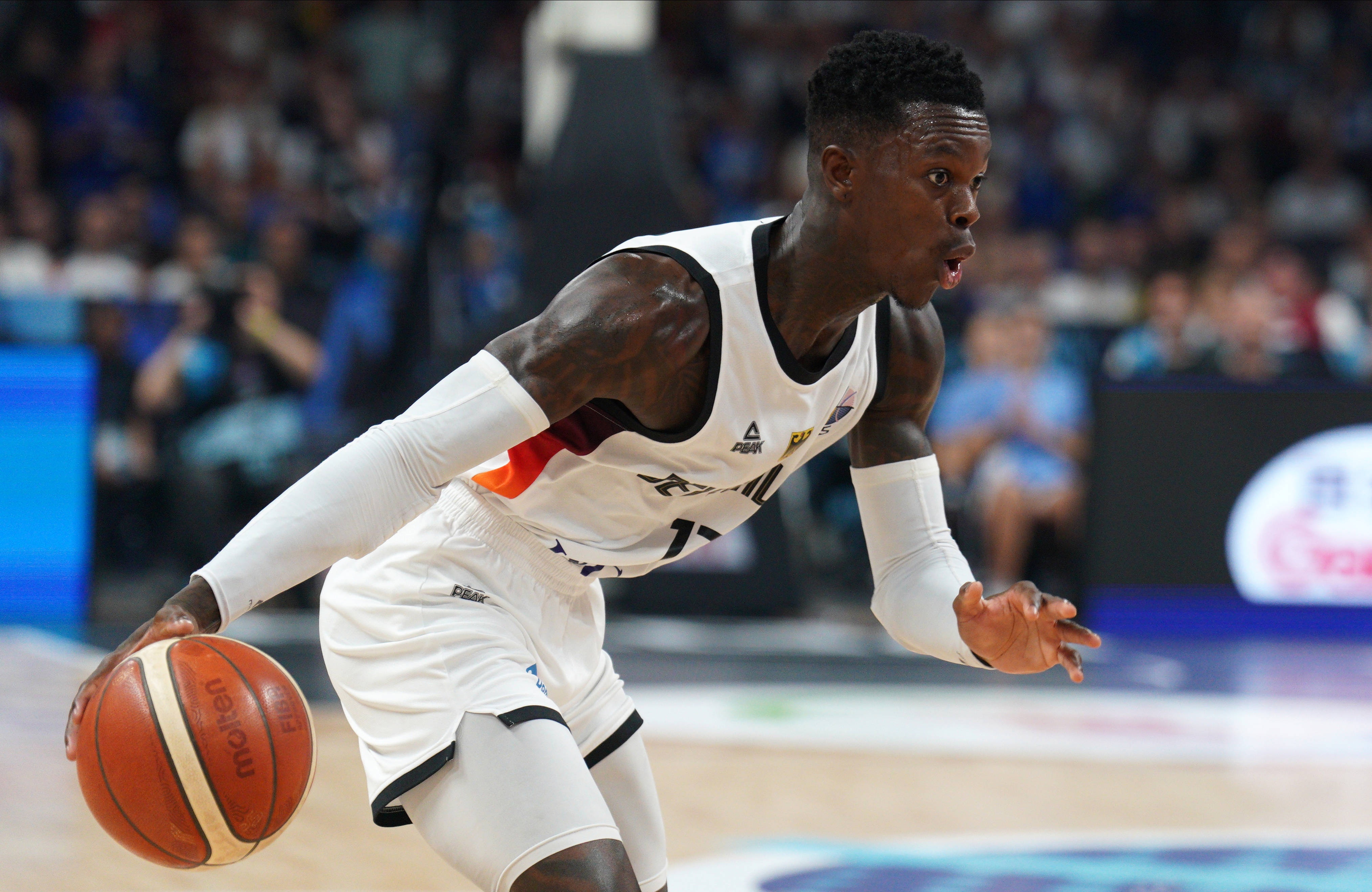 霍里打趣：施罗德在NBA频换队 但在世界杯他却是那个男人